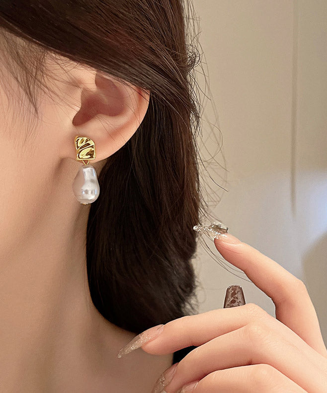 Chic Gold Copper Alloy Asymmetric Pearl Drop Earrings