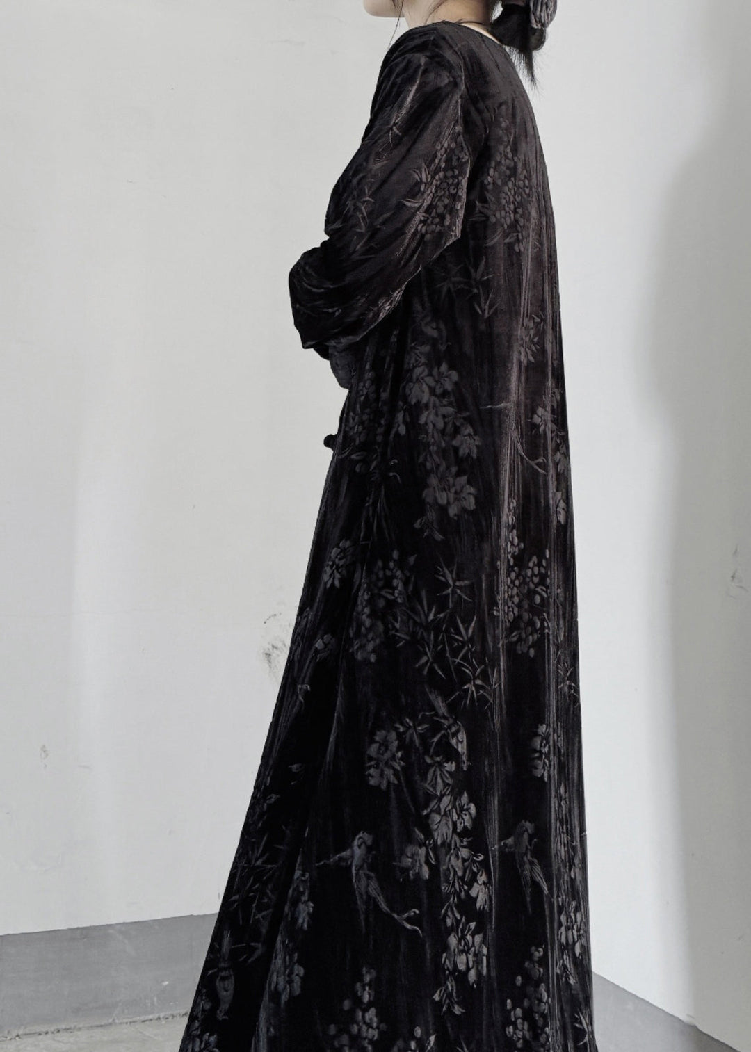 Chinese Style Black V Neck Jacquard Silk Velvet Cardigan Fall