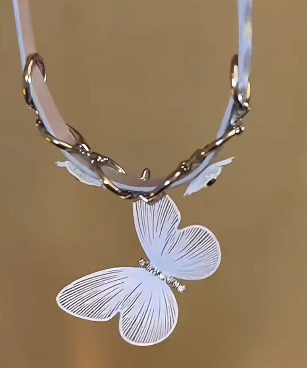 Cute White Stainless Steel Butterfly Floral Pendant Necklace