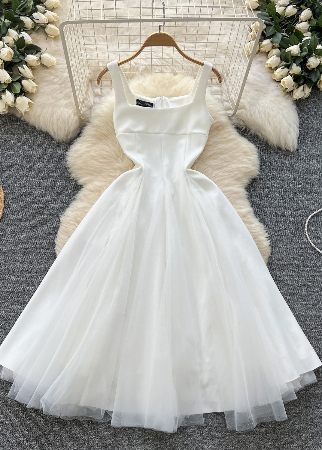 Elegant White Exra Large Hem Tulle Party Dress Sleeveless