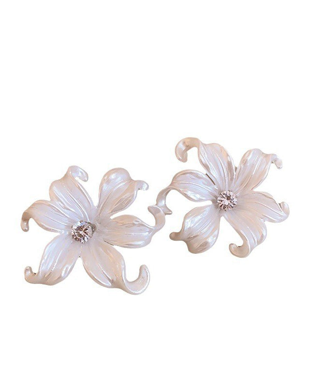 Elegant White Floral Zircon Stud Earrings