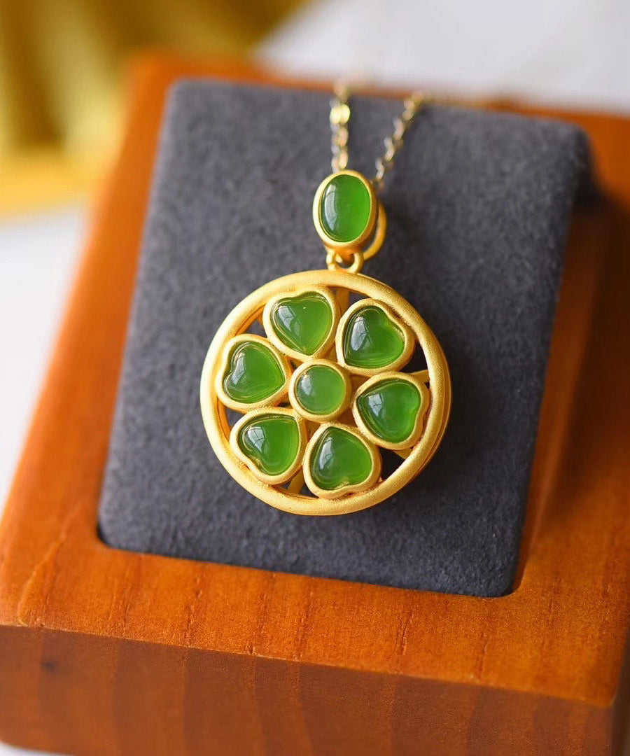 Fine Green Ancient Gold Heart Shaped Jade Four Leaf Clover Pendant Necklace